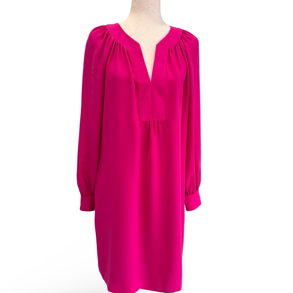 Trina Turk Long Sleeve Crepe Shift Dress in Magpie Magenta sz M